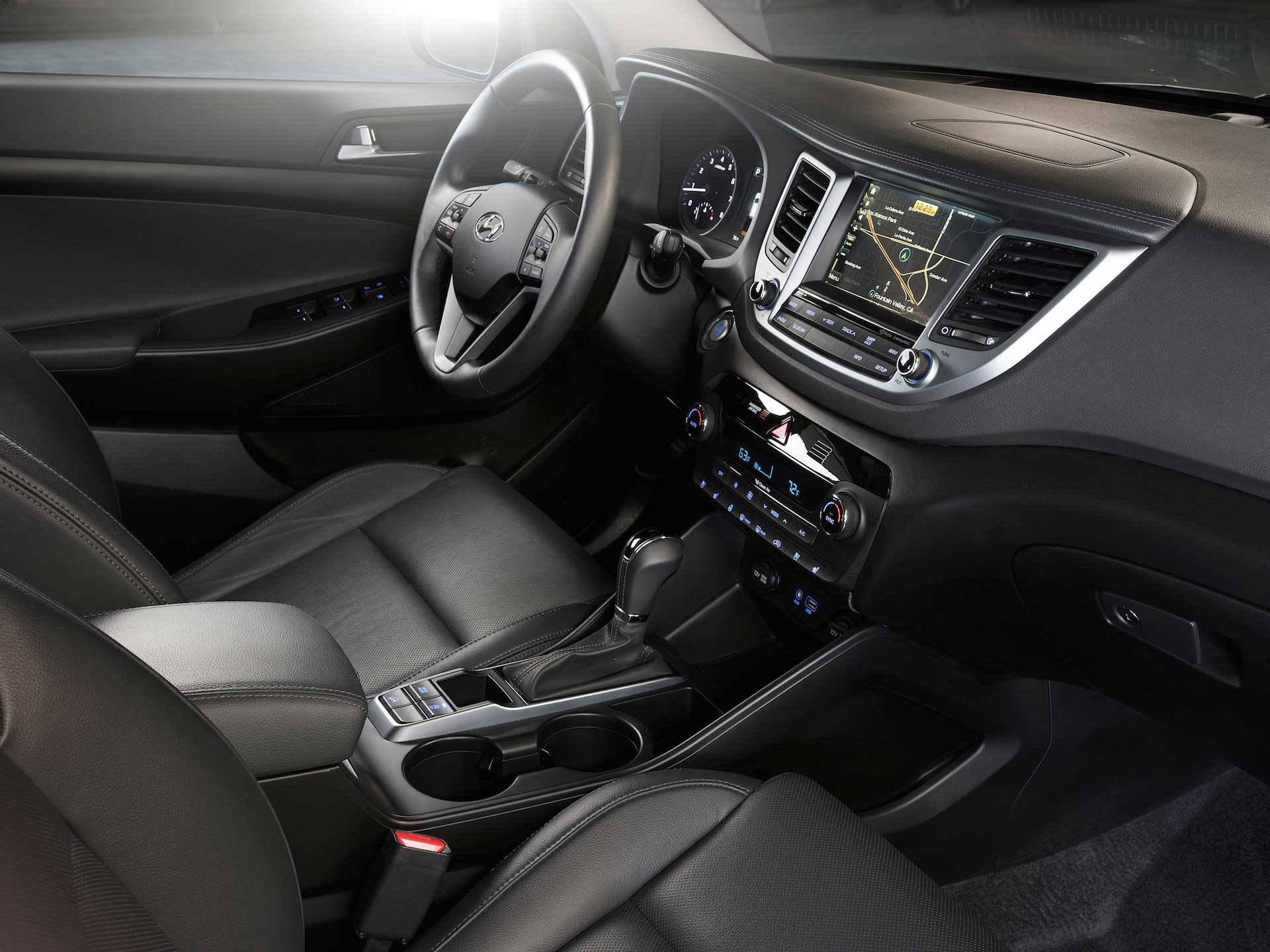 Hyundai Tucson Driver Side