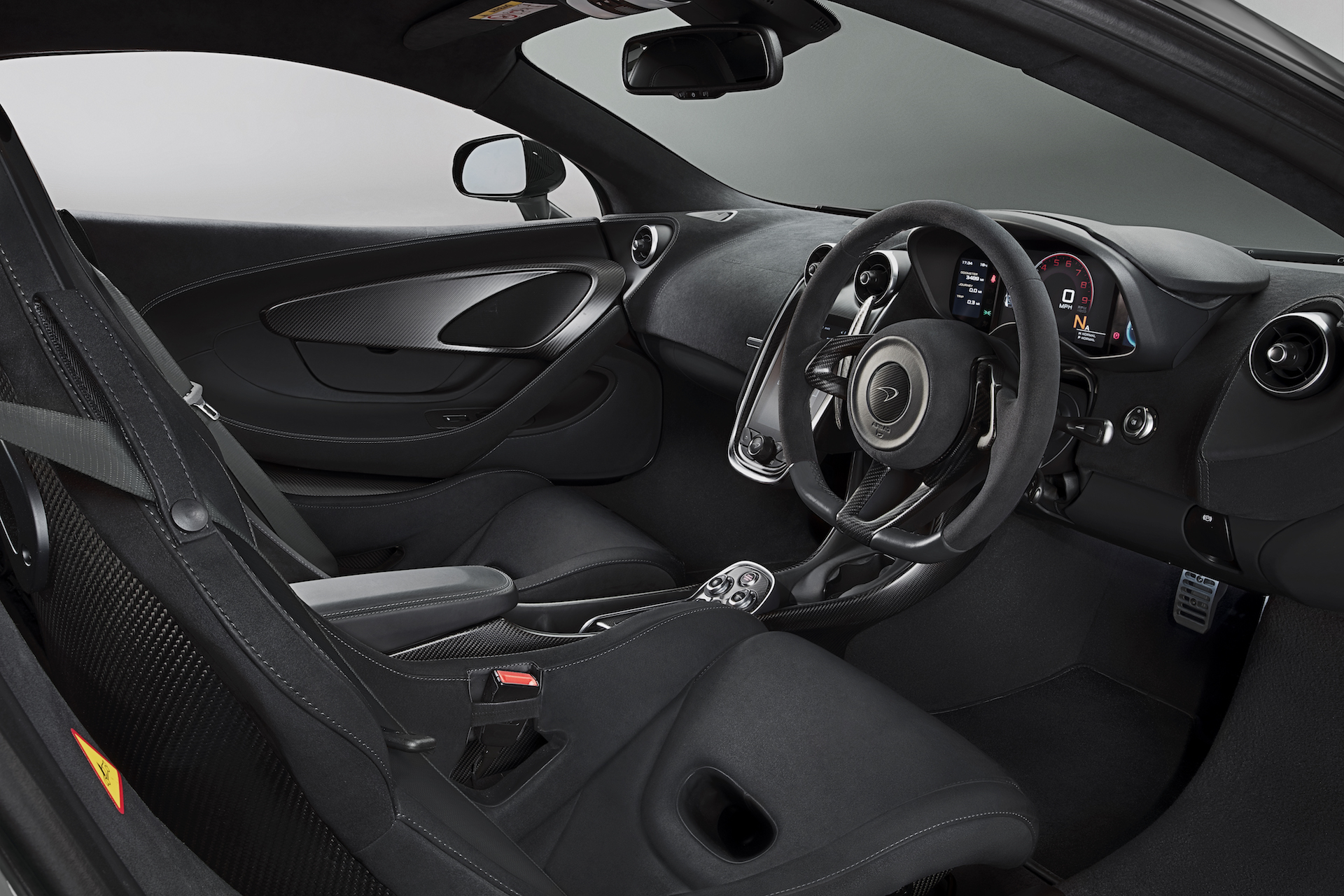 7327-shot_12_track_interior_alcantara.jpg