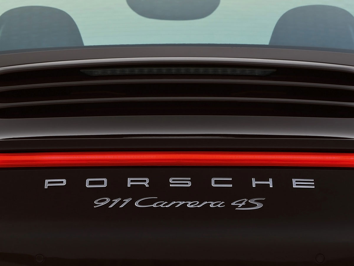 badge-typography-porsche-911-carrera-4s-art.jpg