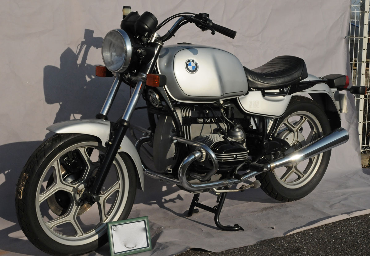 bmw-motorcycle-auction-1-art.jpg
