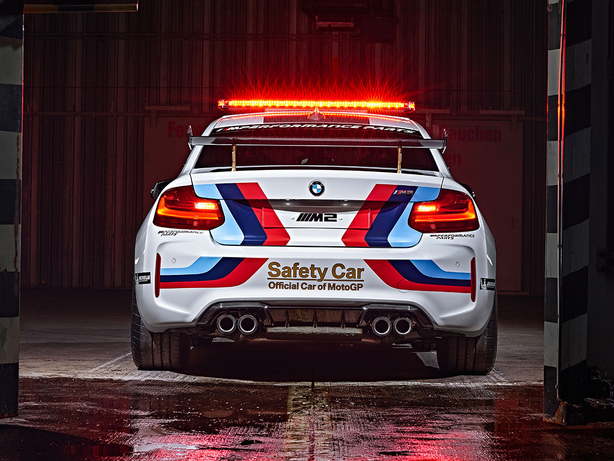 bmw-safety-car-art-3.jpg