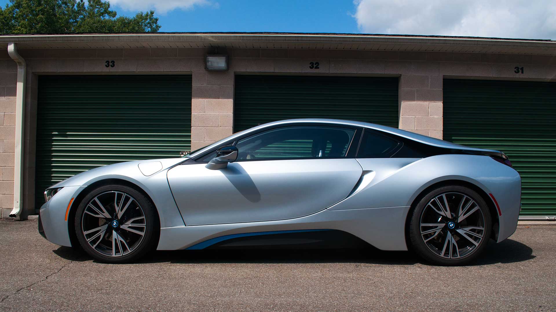 bmwi8_1015_ss_3.jpg