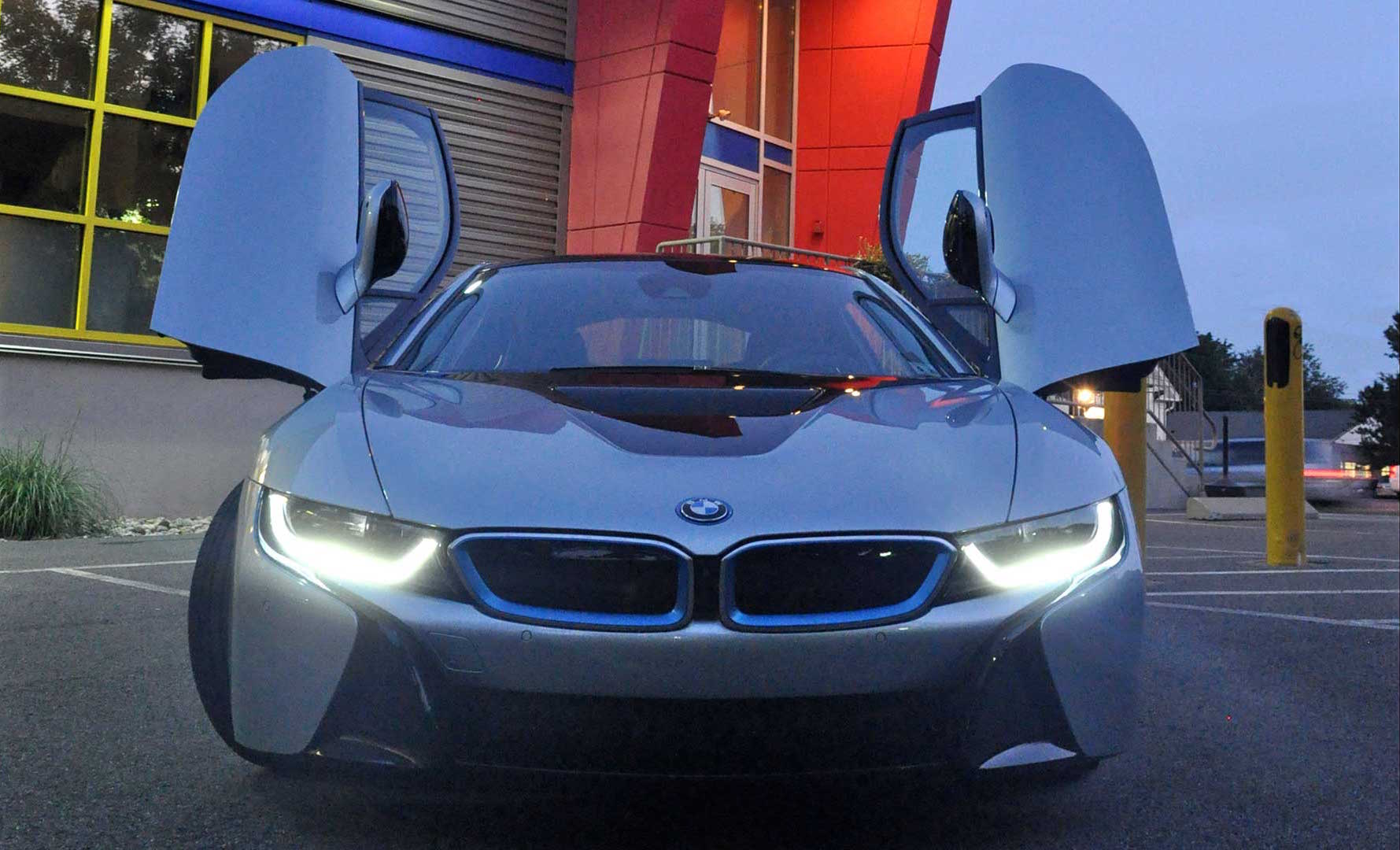 bmwi8_1015_ss_4n.jpg