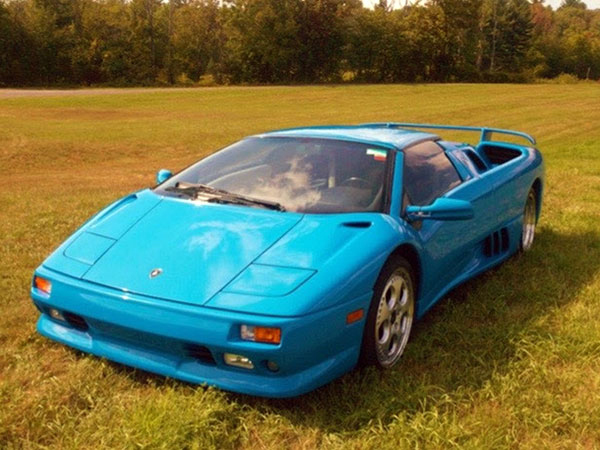 comedians-cars-coffee-guests-lambo-diablo-vt-art.jpg