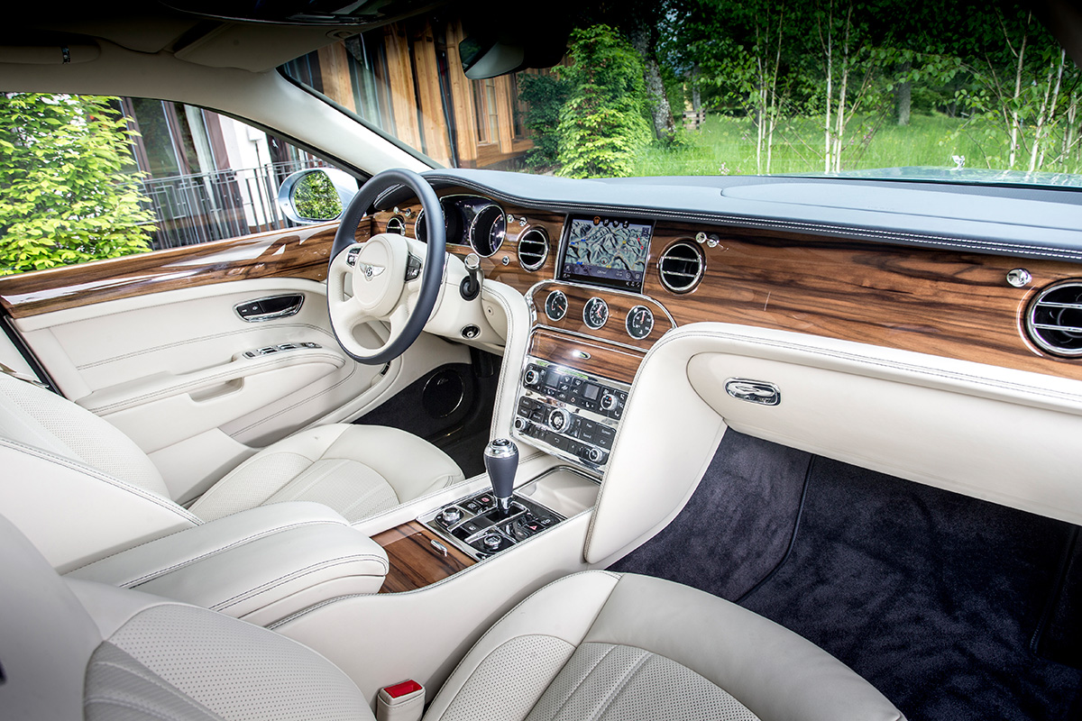 first-drive-bentley-mulsanne-art-1.jpg