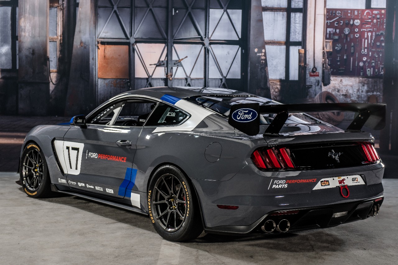 mustang-gt350r-c4-ford-performance-3.jpg