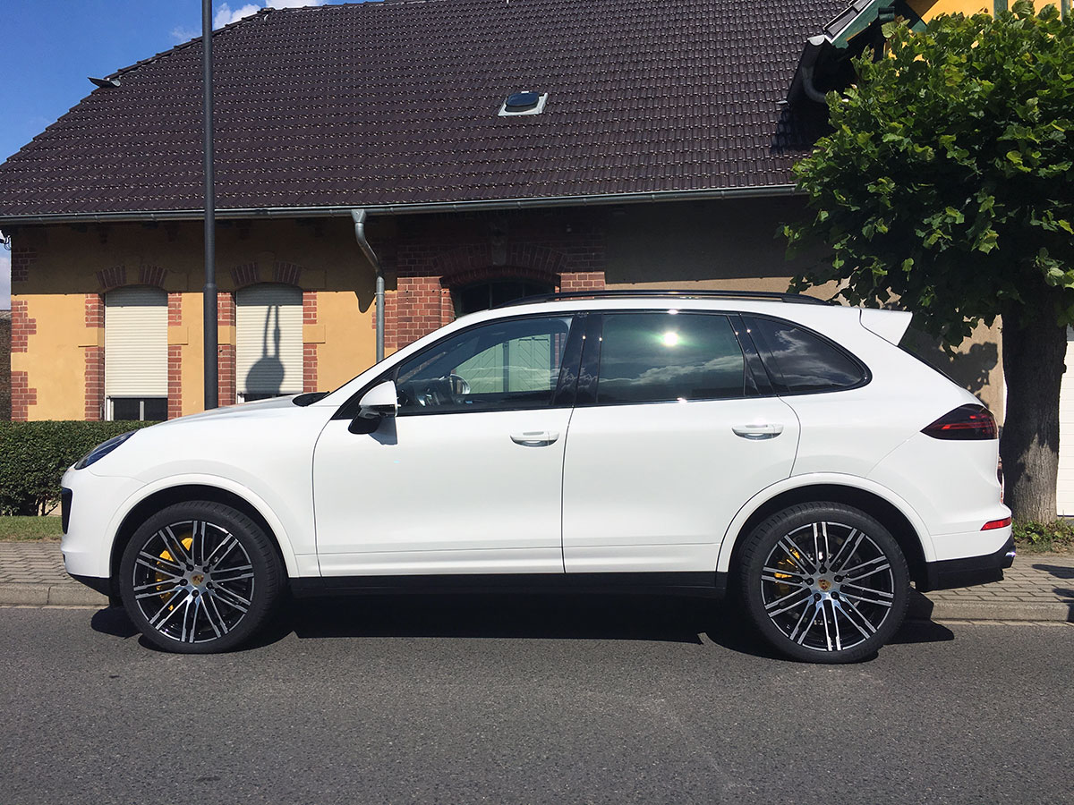 porsche-cayenne-turbo-s-germany-art-4.jpg