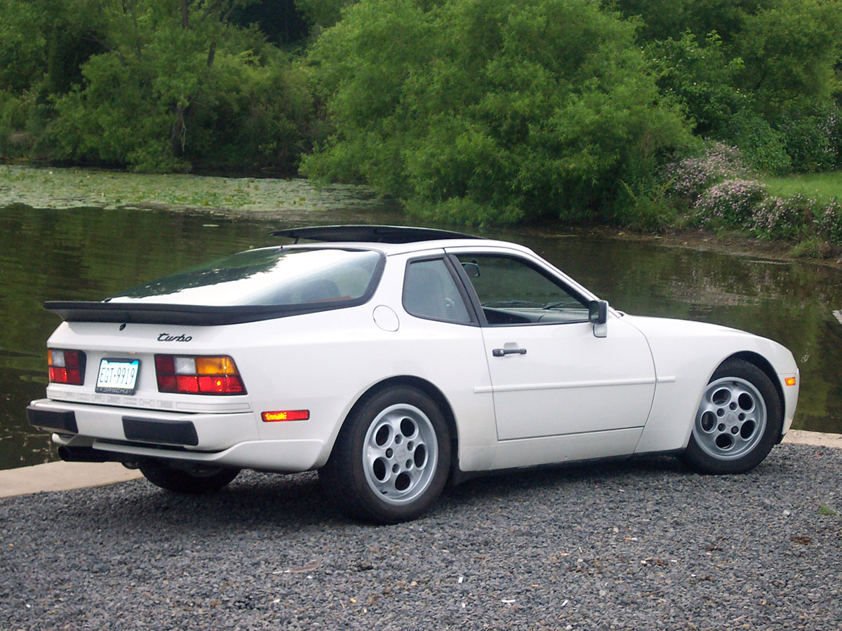 porsche4cylinders_porsche944turbo_art.jpg