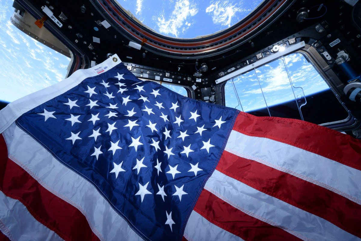 scott-kelly-space-stars-and-stripes-art.jpg