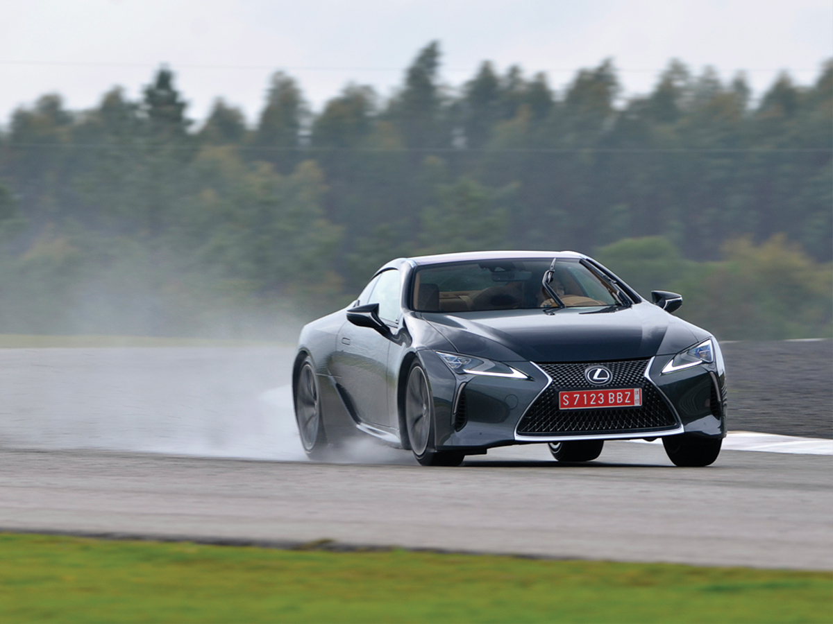 tym_lexus_lc500_inline5.jpg
