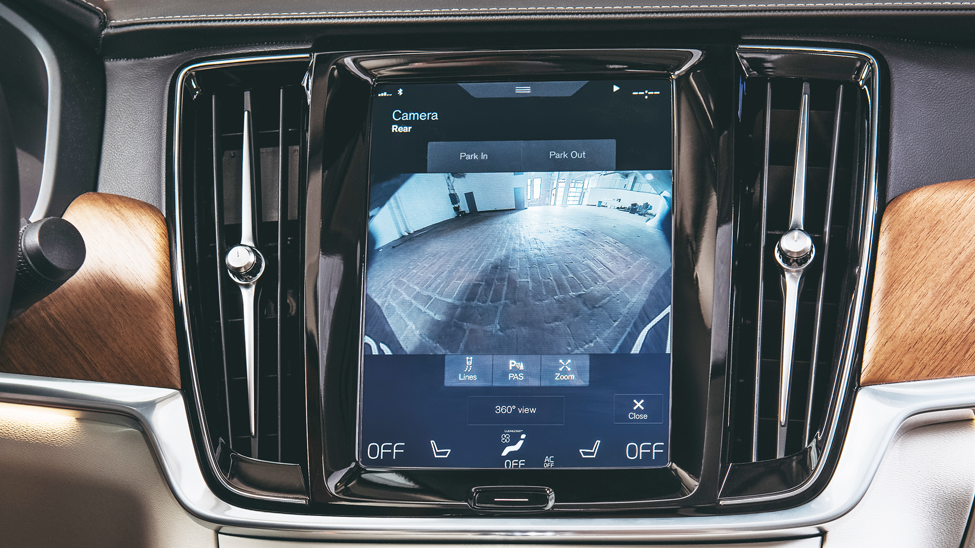 Helps you park safely