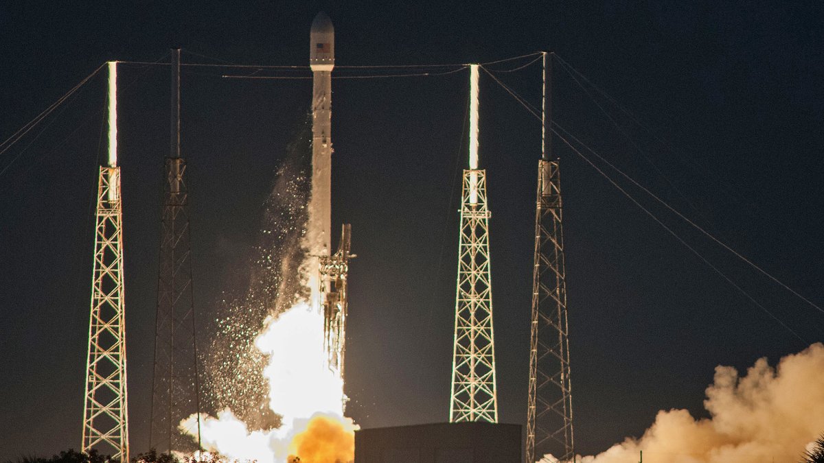 Watch SpaceX's Historic Reusable Falcon 9 Rocket Launch Live