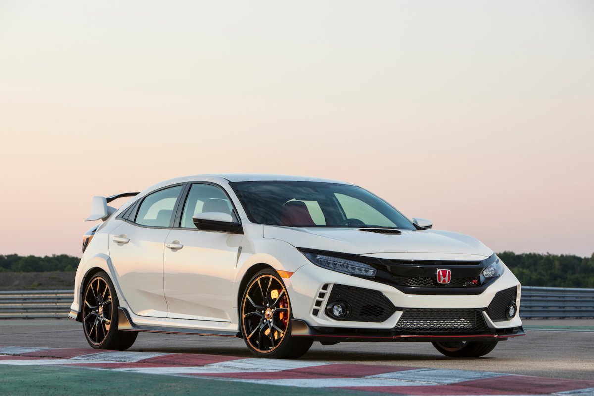 Hyper Civic Type R Watch a Fox Reporter Botch a Review of the Civic Type R