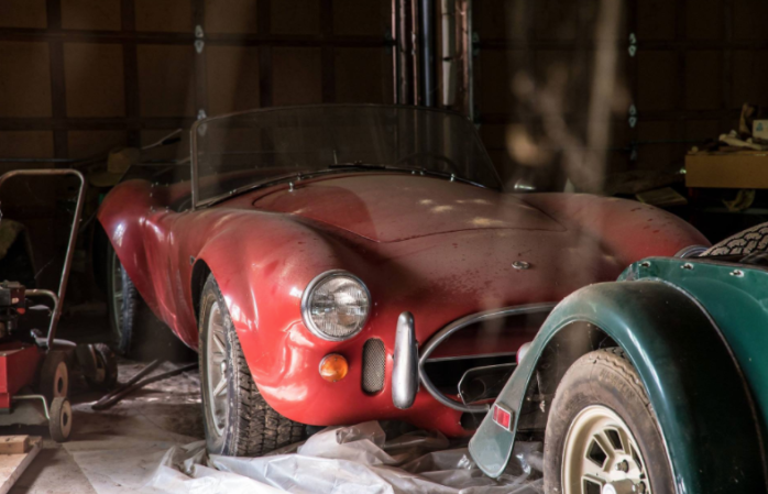 $4M Barn Find: Ferrari 275 GTB and 427 Cobra Hidden for Decades