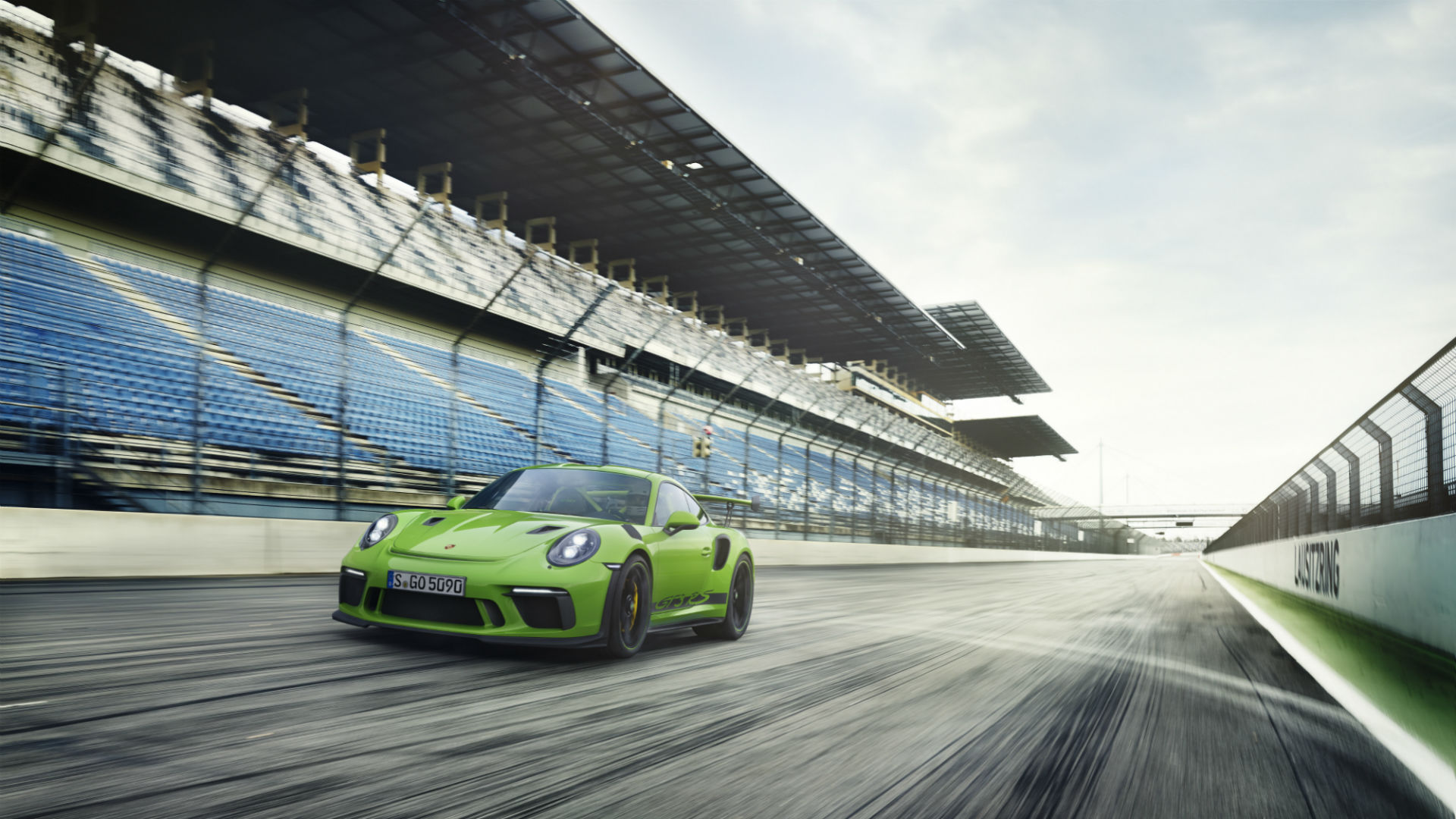 911-gt3-rs-hero.jpg?quality=85