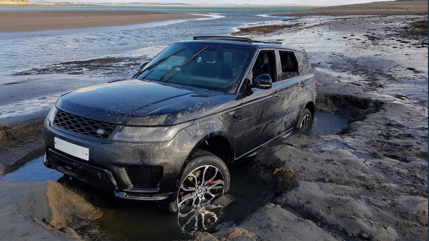 Land Rover Pirates Ocean Destroys $82,000 Land Rover Range Rover After Stupid Tourists Get ...
