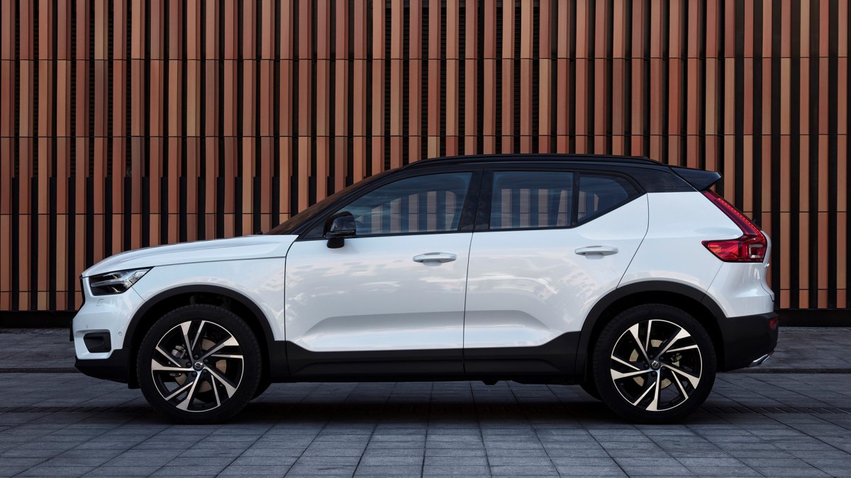 2019 Volvo XC40 R-Design Group Review: An Upstart With Personality ...