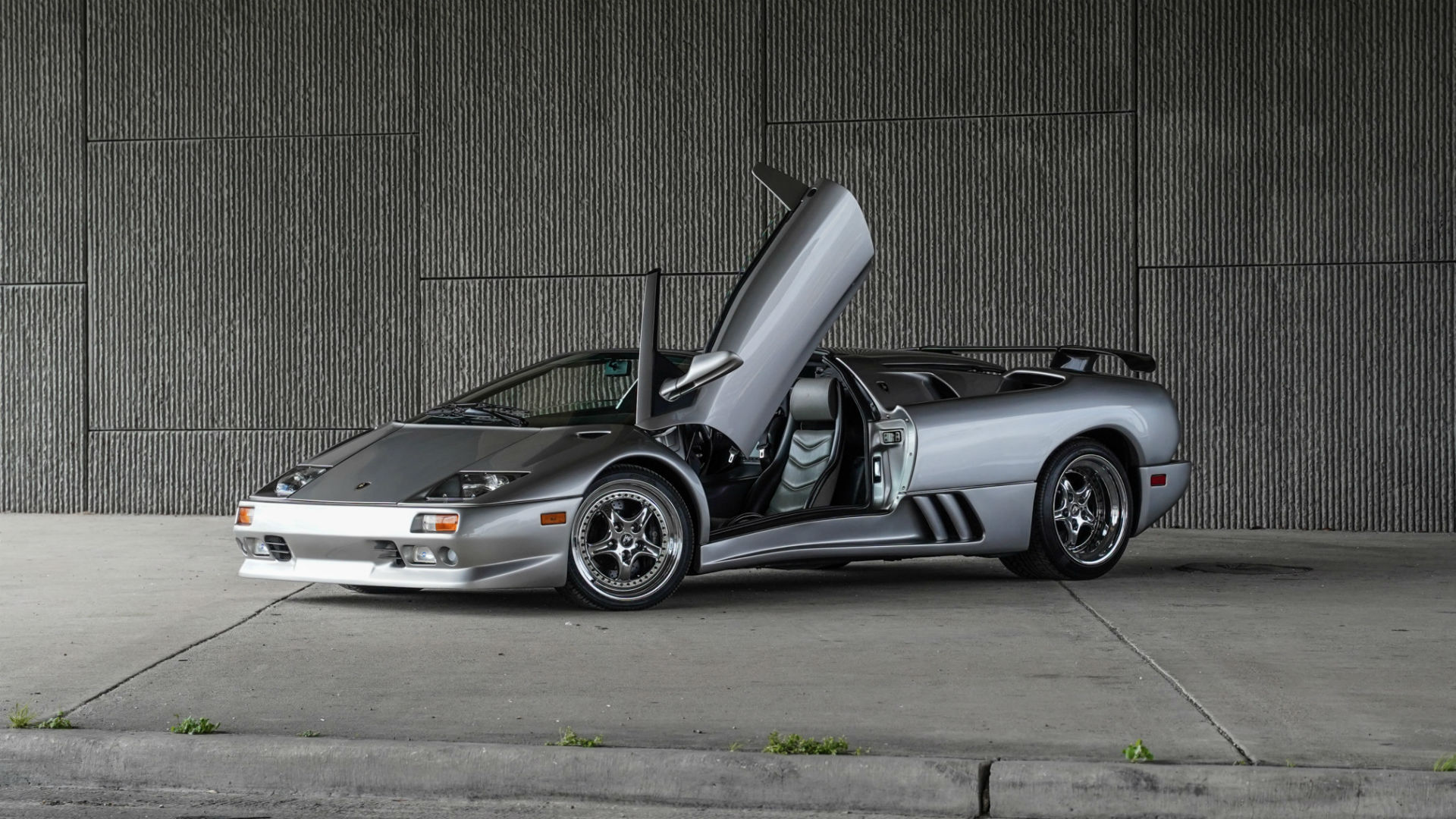 イタルボランテ This Lamborghini Diablo VT Millennium Roadster Is One Rare Bull