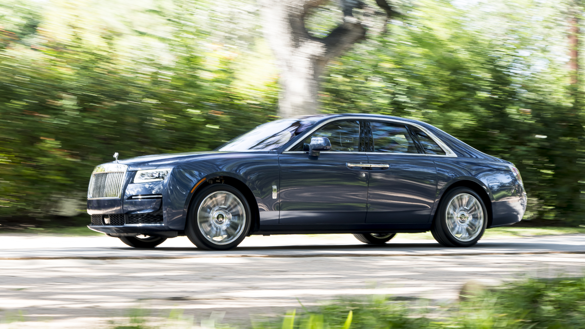 2021 Rolls-Royce Ghost: This Is the Car You Really Want When You