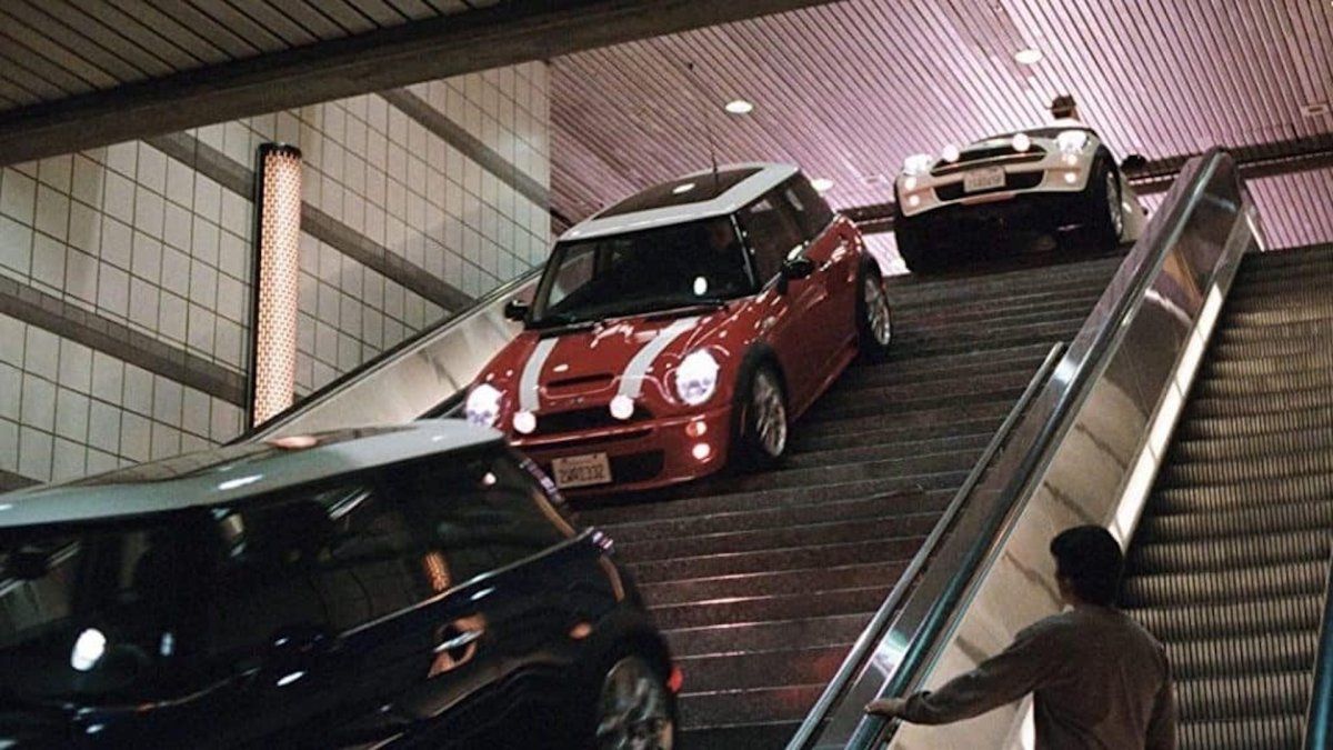 The Minis in 2003’s The Italian Job Were Electric Because LA Didn’t Want ...