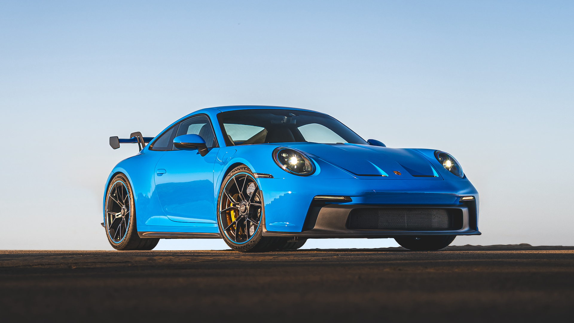 Shark_Blue_992_GT3_001_MA90976