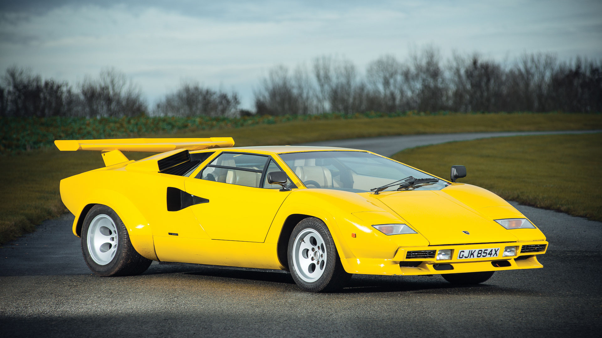 countach_hero.jpg?quality=85