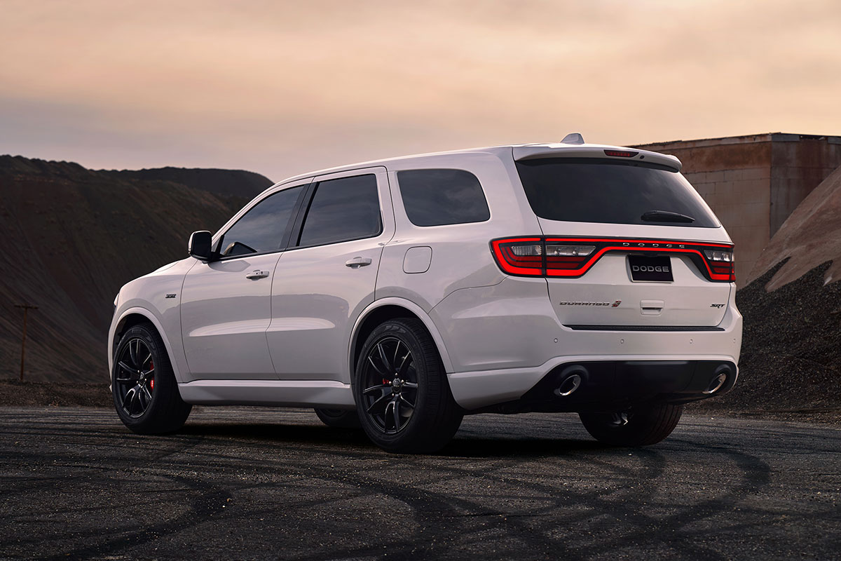 message-editor%2F1486480341118-dodge-durango-srt-2018-the-drive-rear-3-4.jpg