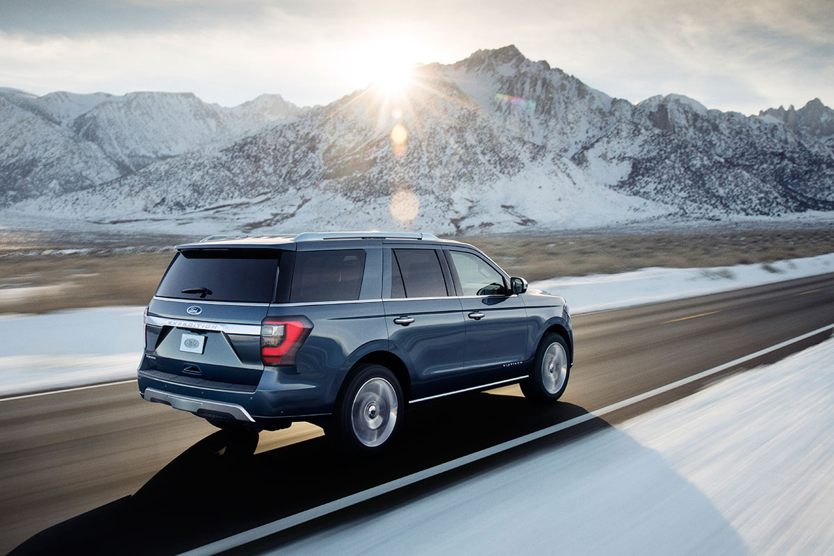 message-editor%2F1486492665728-new-ford-expedition-2018-rear-sunset.jpg