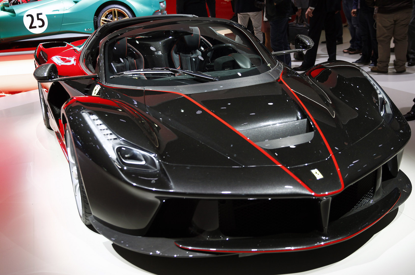 message-editor%2F1489780854384-laferrari-aperta.jpg