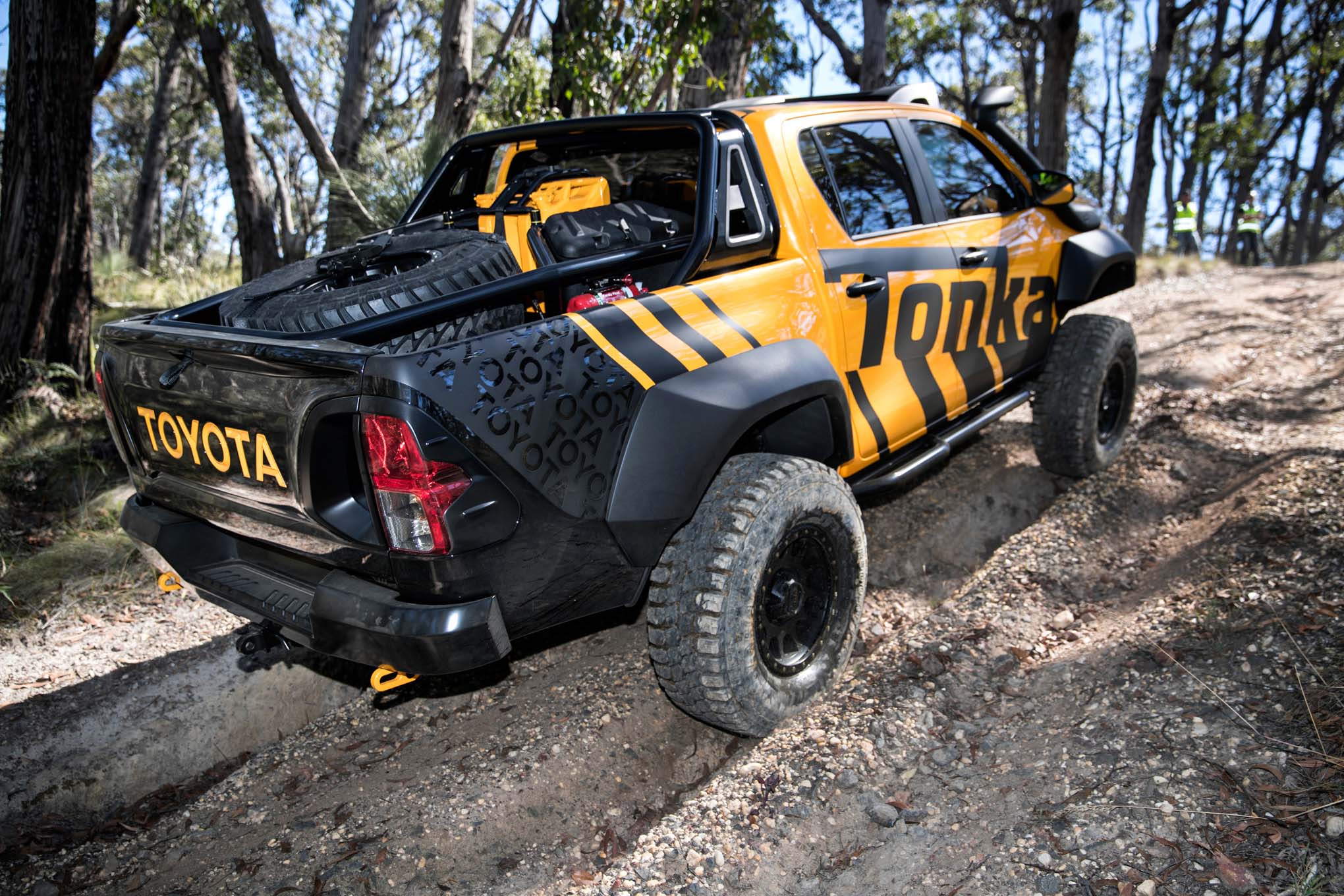 message-editor%2F1490891654699-2017-toyota-hilux-tonka-concept-rear-three-quarter-uphill-02.jpg