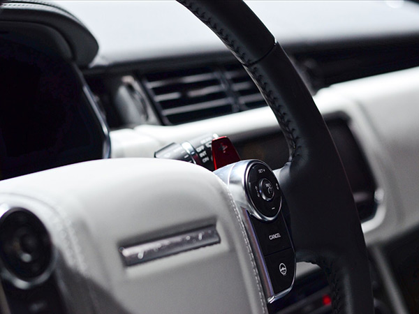 Land Rover Ranger Rover SVAutobiography