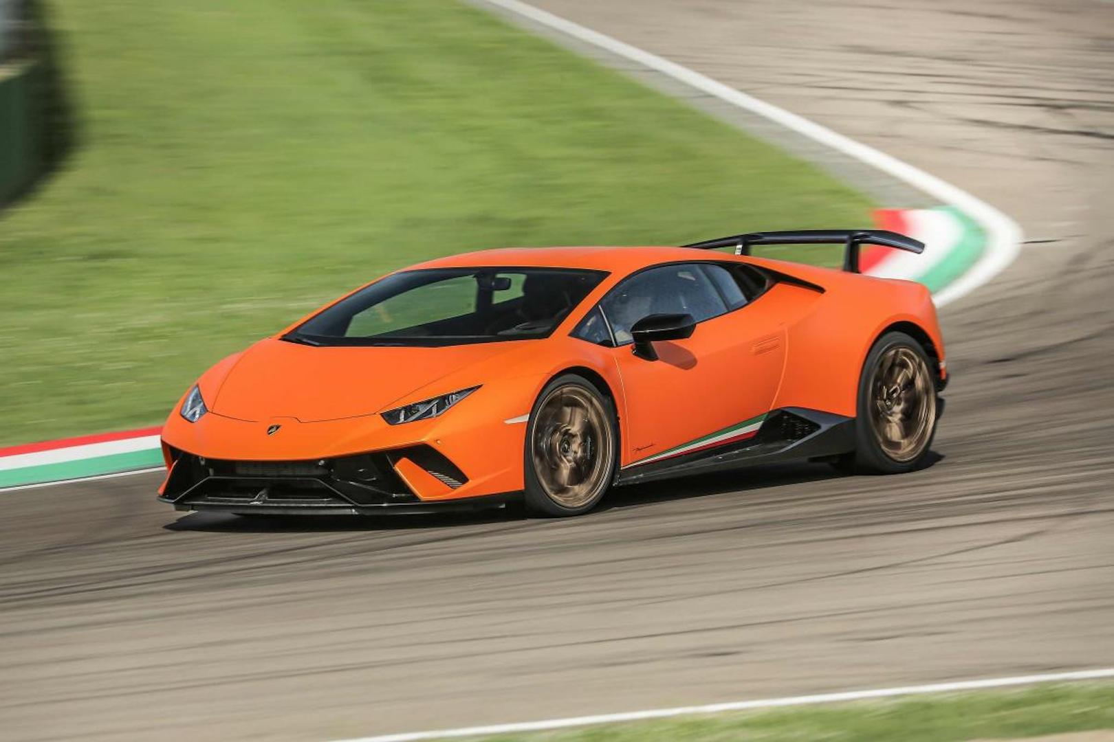 message-editor%2F1496942617436-huracan_performante_orange_125-1.jpg