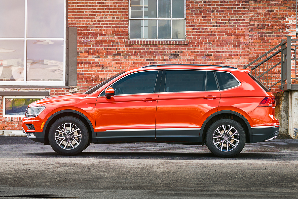 message-editor%2F1498154519667-2018-vw-tiguan-side.jpg