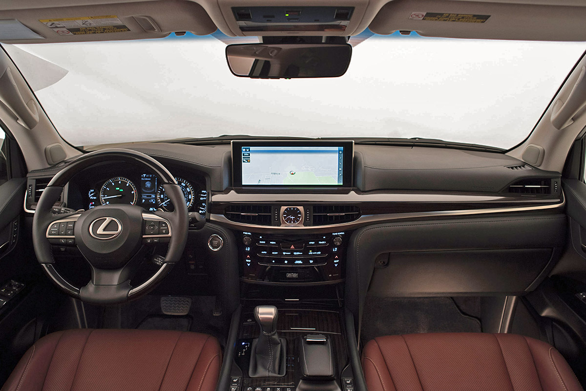 message-editor%2F1501620122395-lexus--lx570-interio-1.jpg