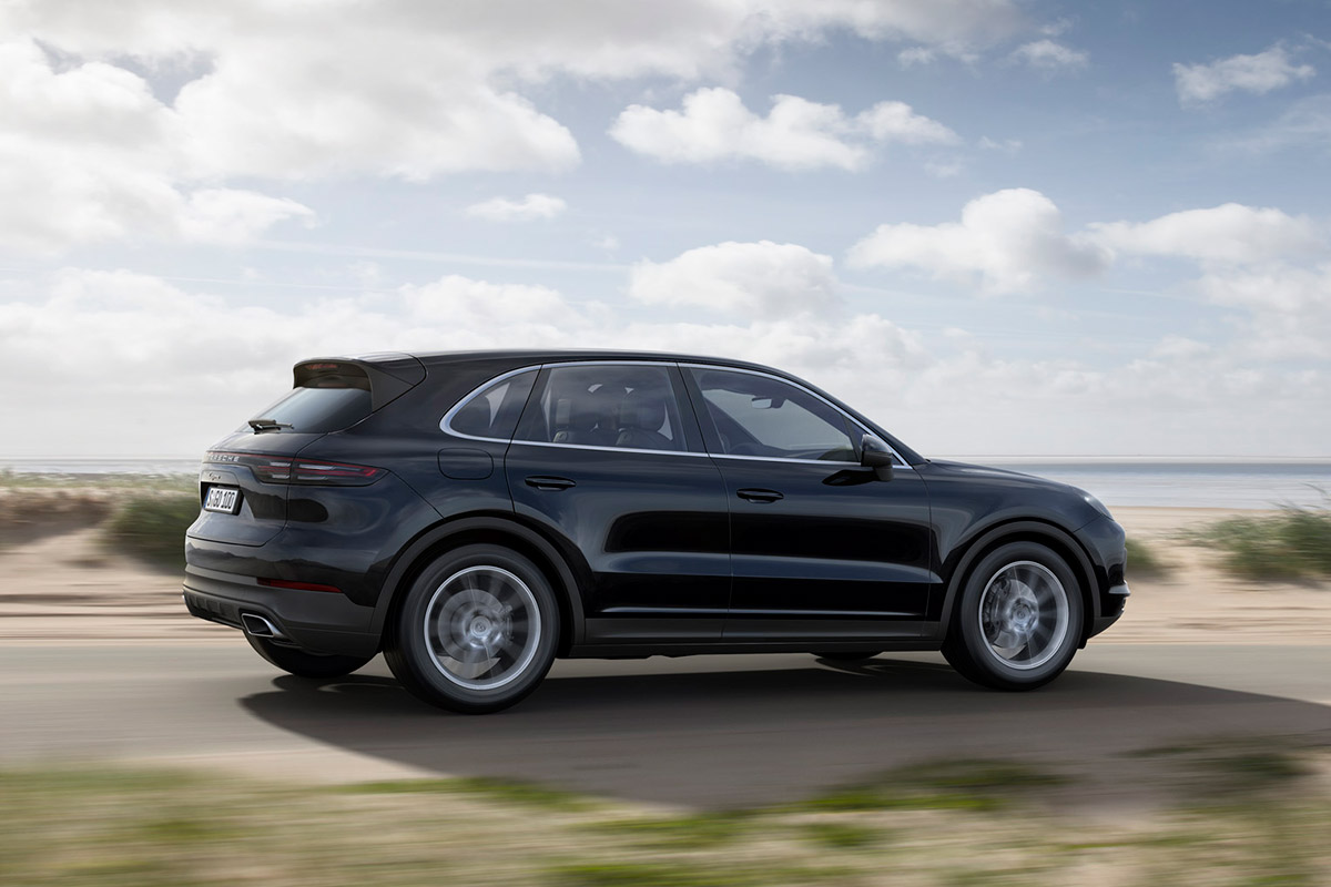 message-editor%2F1503999035081-2019-porsche-cayenne-rear.jpg