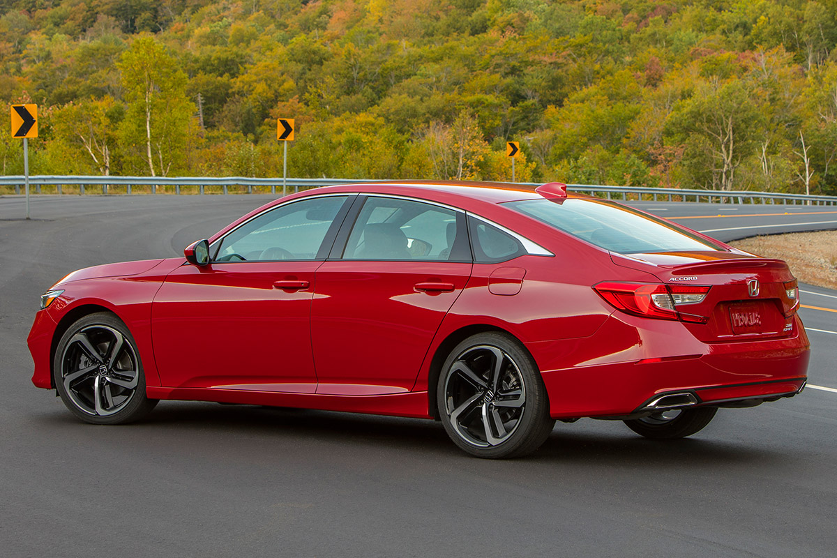 message-editor%2F1506980434414-2018-honda-accord-sport-2.0t-rear.jpg
