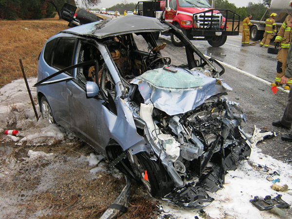 message-editor%2F1507666919863-john-eagle-collision-center-accused-of-gluing-on-honda-fit-roof-causing-driver-to-burn-in-car-accident-1024x768.jpg