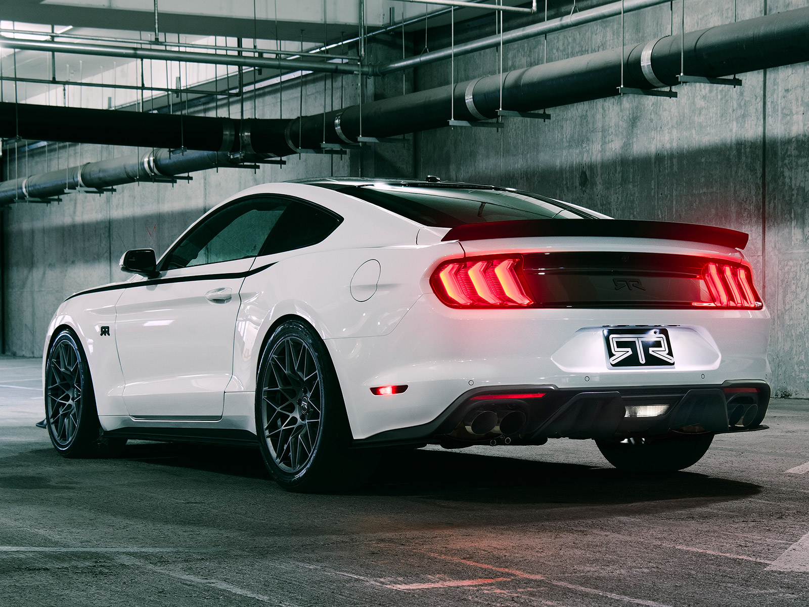 message-editor%2F1509034376937-2018-mustang-rtr-3.jpg