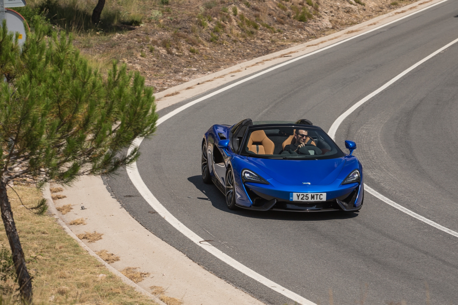 message-editor%2F1509822178055-7936-mclaren-570s-spiderlaunch-142.jpg