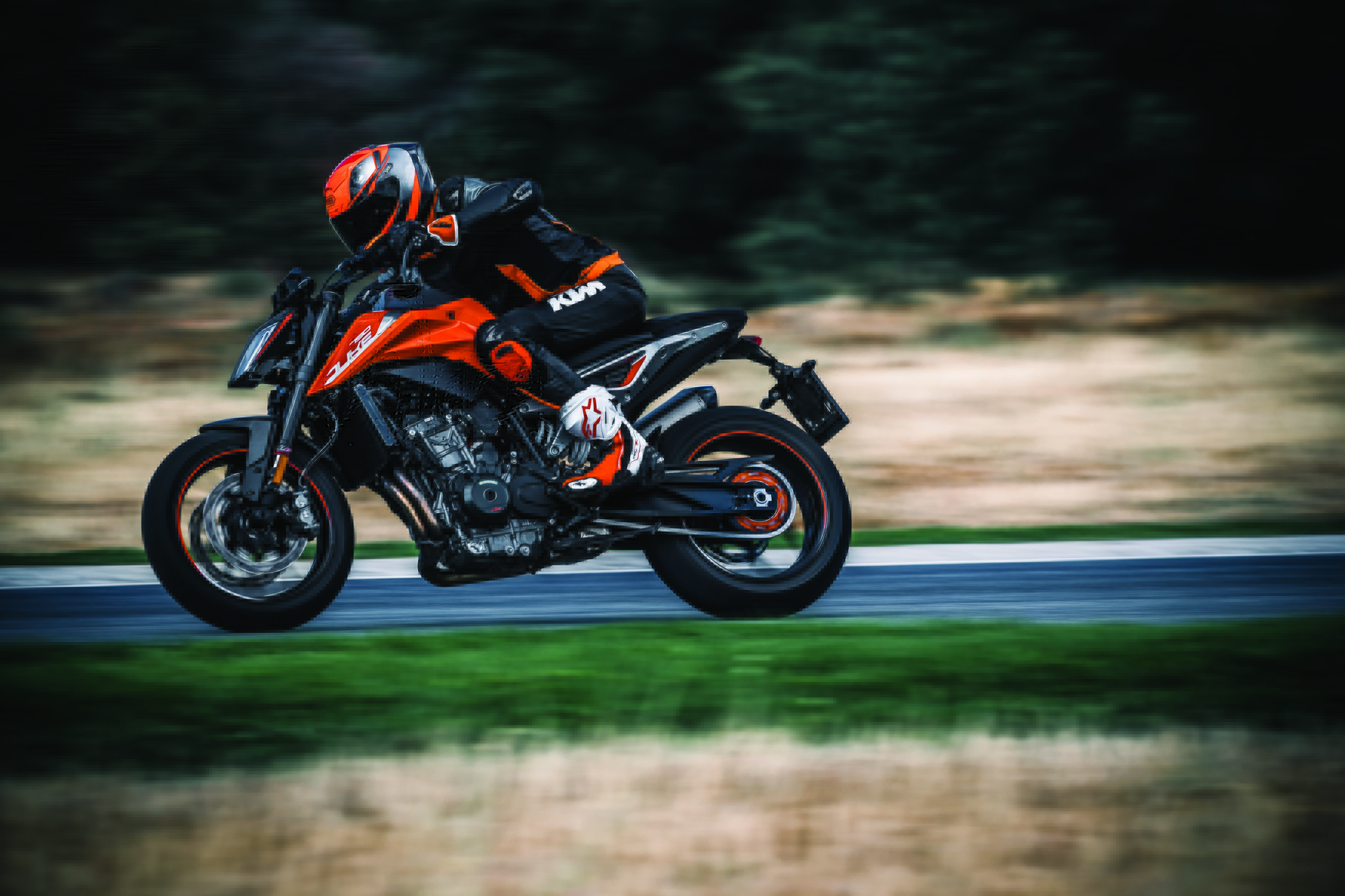 message-editor%2F1510043419337-ktm790duke2018_action01.jpg