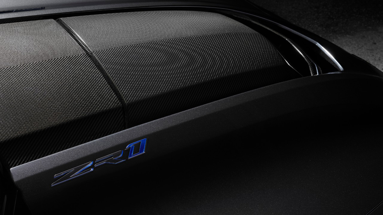 message-editor%2F1510517359018-2019-chevrolet-corvette-zr1-008.jpg