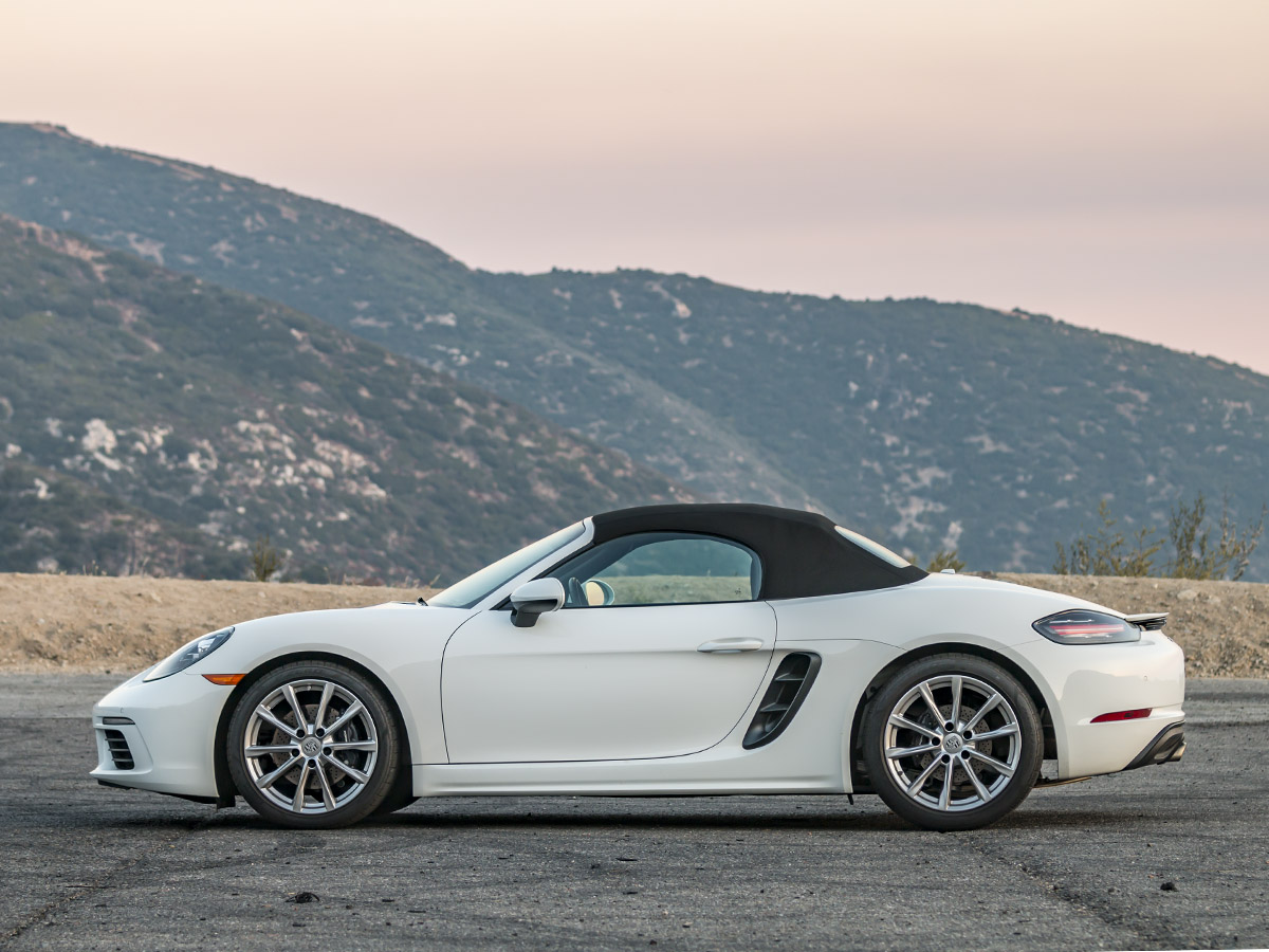 message-editor%2F1511210738444-11-2018-porsche-718-boxster-exterior-kbb.jpg