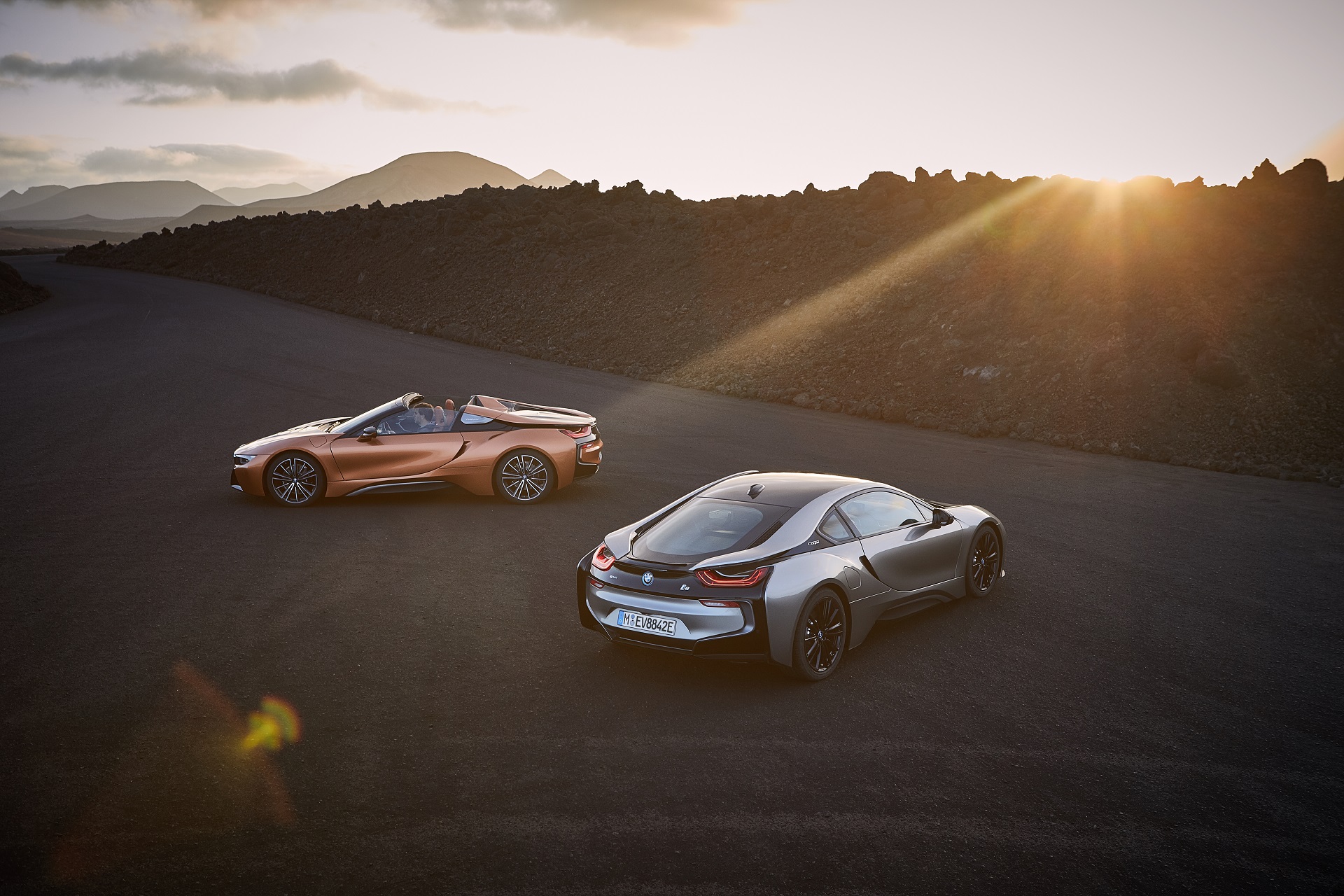 message-editor%2F1511986242214-p90285376_highres_the-new-bmw-i8-roads.jpg