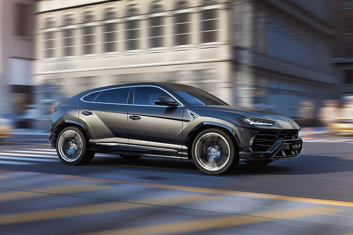 message-editor%2F1512504230431-lambo-urus-spinelli-side.jpg