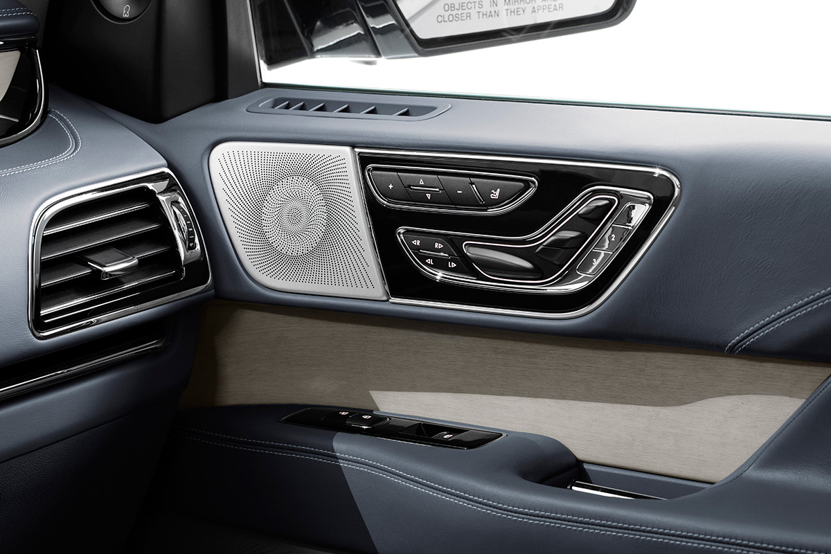 message-editor%2F1513095740679-2018-lincoln-navigator-seat.jpg