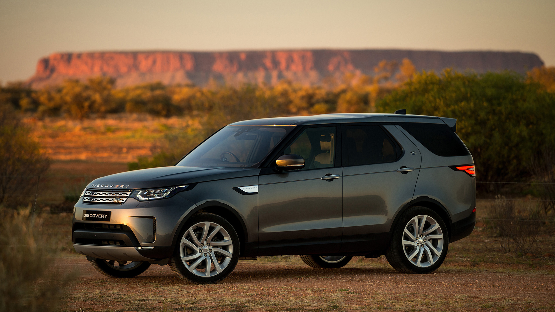 message-editor%2F1513626998177-land-rover-disco.jpg