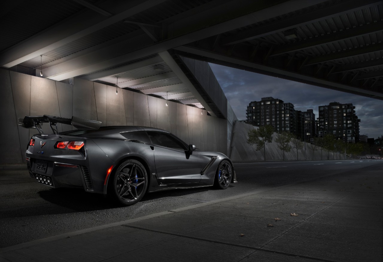 message-editor%2F1515046579643-2019-chevrolet-corvette-zr1-004.jpg