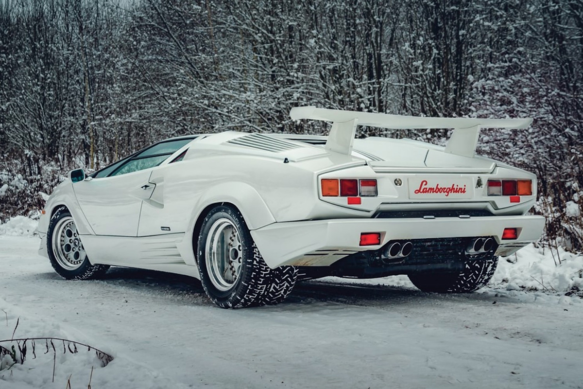 message-editor%2F1515119001619-1991-lamborghini-countach-25th-anniversary-auction-02.jpg