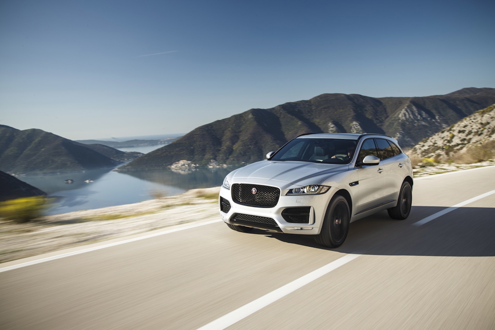 message-editor%2F1517867479573-jagfpacedrivesrhodiumsilver20drsport28041610-resize-1024x682.jpg