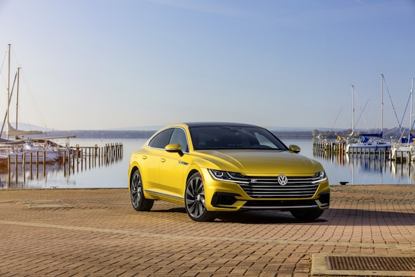 message-editor%2F1521581824445-2019_arteon_r-line-small-8045.jpg